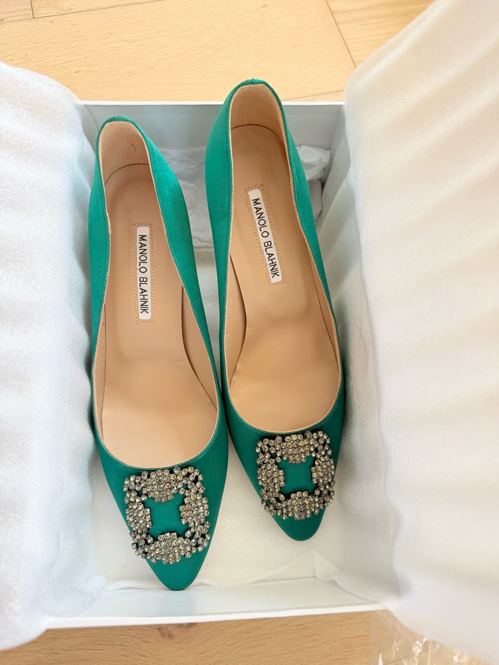 Green Satin Hangisi Crystal-Embellished Pumps